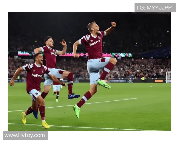 英超激战AC米兰逆转热刺全场沸腾瞬间回顾与分析