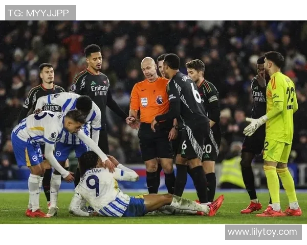 中超精彩对决阿森纳与巴萨战成平局帽子戏法引发争议判罚热议