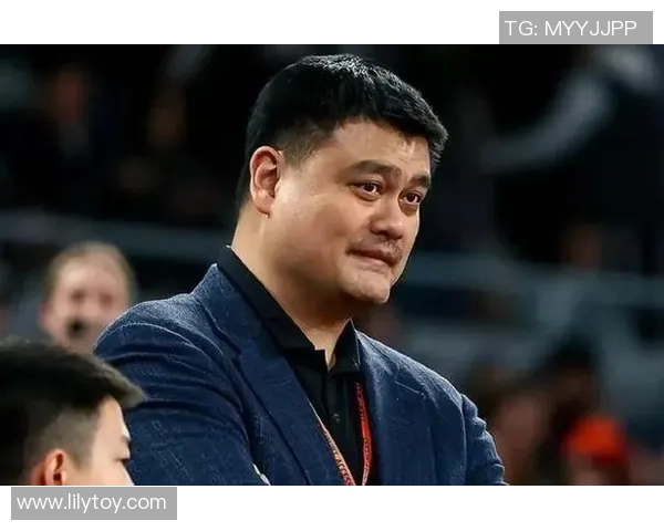 姚明携手知名品牌推出全新广告系列引发广泛关注与热议