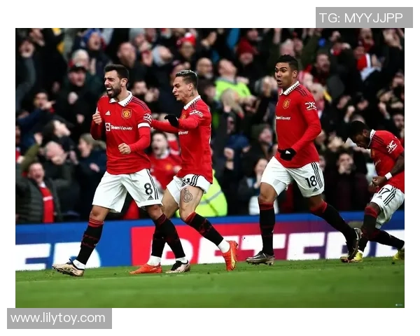 足总杯激战曼联与巴萨鏖战至平局全场沸腾瞬间回顾