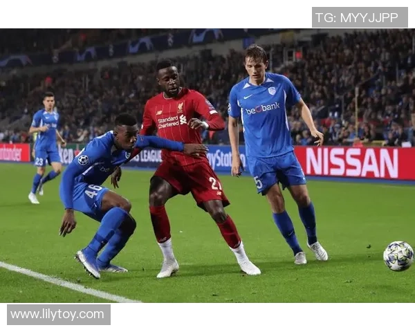 欧冠激战热刺与波尔图互交白卷红牌事件引发全场热议与争议 欧冠激战热刺与波尔图互交白卷红牌事件引发全场热议与争议